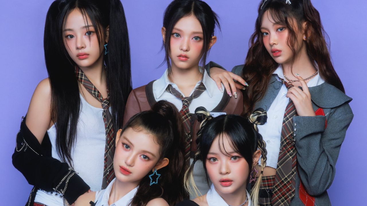LEAD) Rookie girl group NewJeans makes impressive debut on charts
