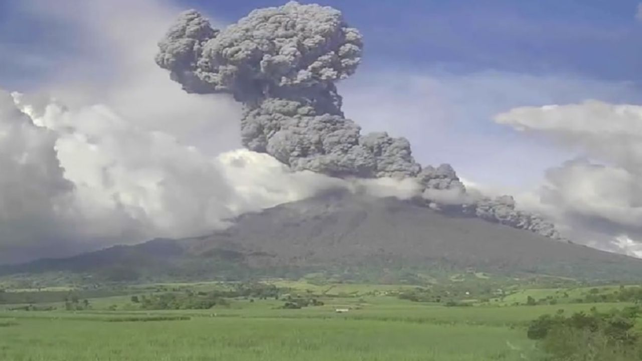 URGENT EVACUATION OF 87K RESIDENTS UNDERWAY AFTER KANLAON ERUPTION -  Maharlika NuMedia